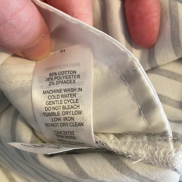 Dalia Tailored Paper Bag Waist Shorts (Dark Navy/Cream) size US 8 - Picture 4 of 9